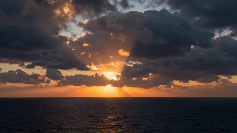 Atardecer dramático sobre el océano amplísimo