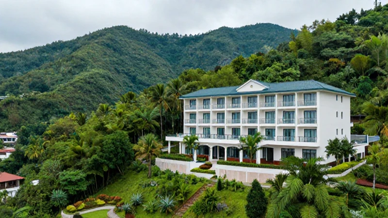 Cuál ha sido la evolución de la hotelería en la historia 7 Fachada, vegetación exuberante y luz natural amplia