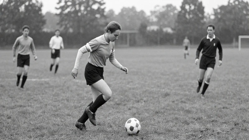 Historia del Fútbol: Descarga la Línea del Tiempo Completa 5 Foto antigua en blanco y negro del fútbol