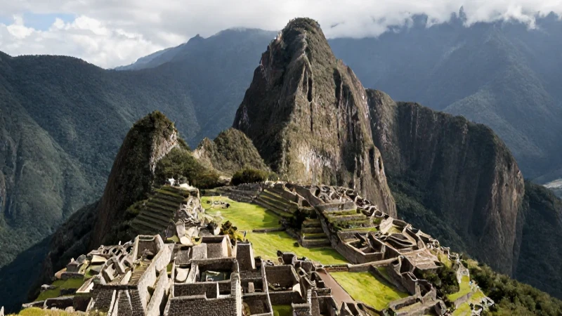 Historias de Machu Picchu: Línea del Tiempo de su Historia 4 Pachacutec, Machu Picchu, ilustración histórica y luz dramática
