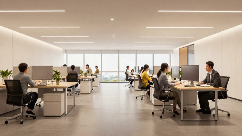 Oficina moderna con luz cálida y colaborativa