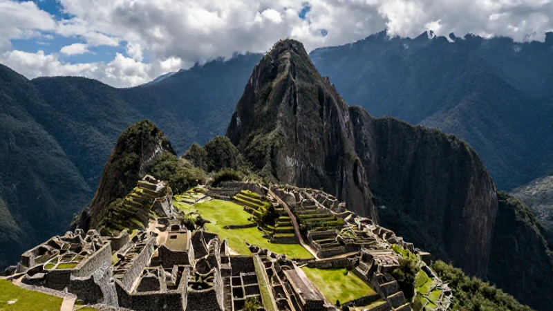 Línea de tiempo de la conquista del Perú 7 Majestuoso Machu Picchu, paisaje dramático
