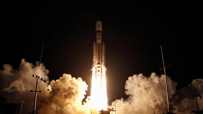 Cuáles son los hitos más destacados en la carrera espacial 10 Lanzamiento espacial cinematográfico, fondo estrellado amplio