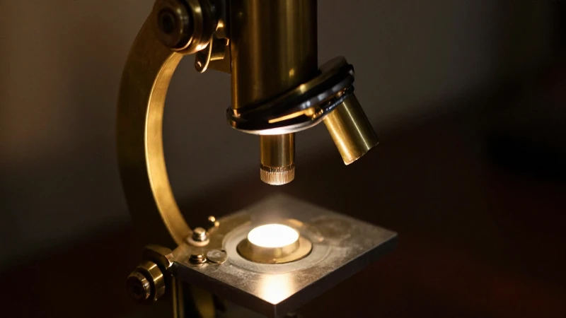Microscopio antiguo con estética vintage