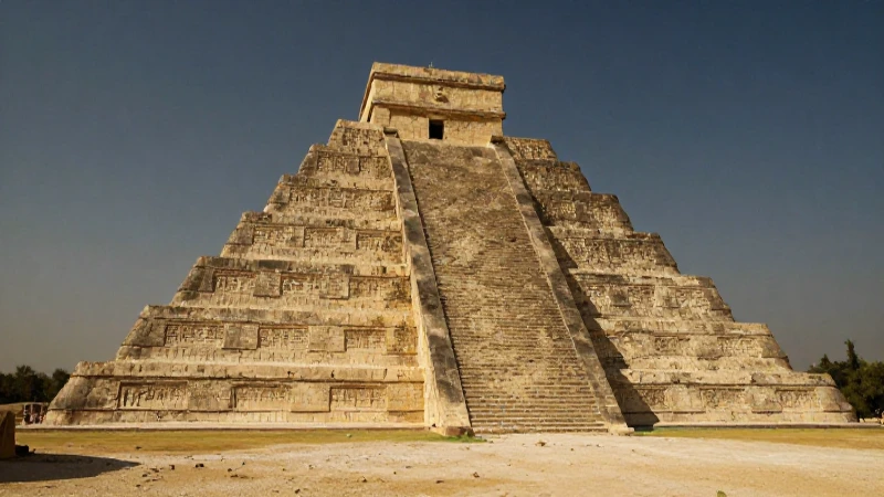 Línea de Tiempo del Periodo Preclásico, Clásico y Posclásico 11 Pirámide azteca iluminada con detalles históricos