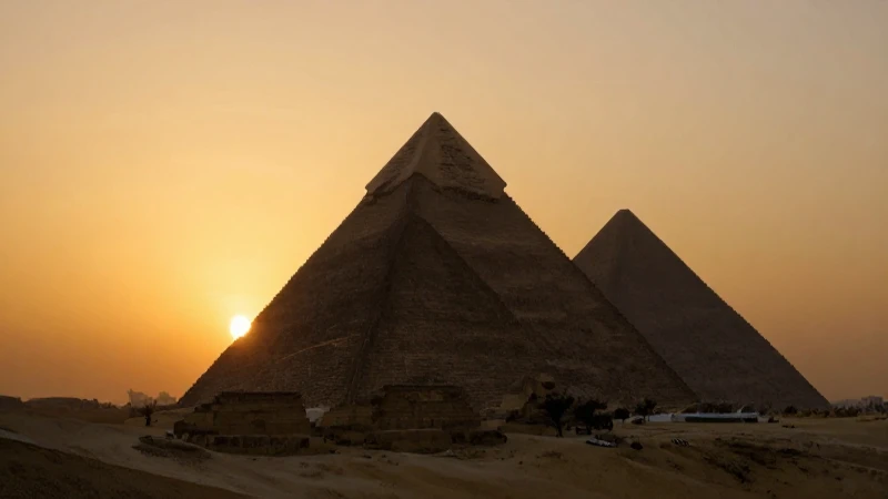 Cuáles son los periodos de la civilización egipcia 7 Piramides doradas al atardecer frente al Nilo
