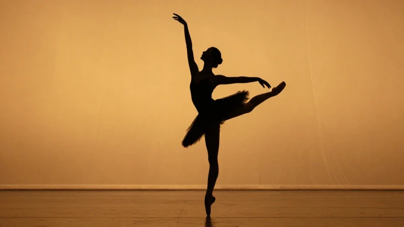 Silueta bailarina elegante al atardecer dorado
