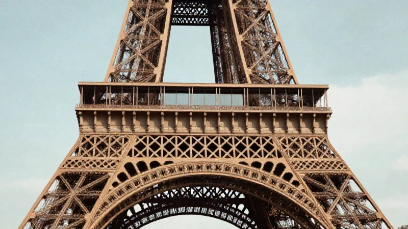 Sabes la historia de la Torre Eiffel en una línea del tiempo 5 Torre Eiffel retro, luz suave y borrosa